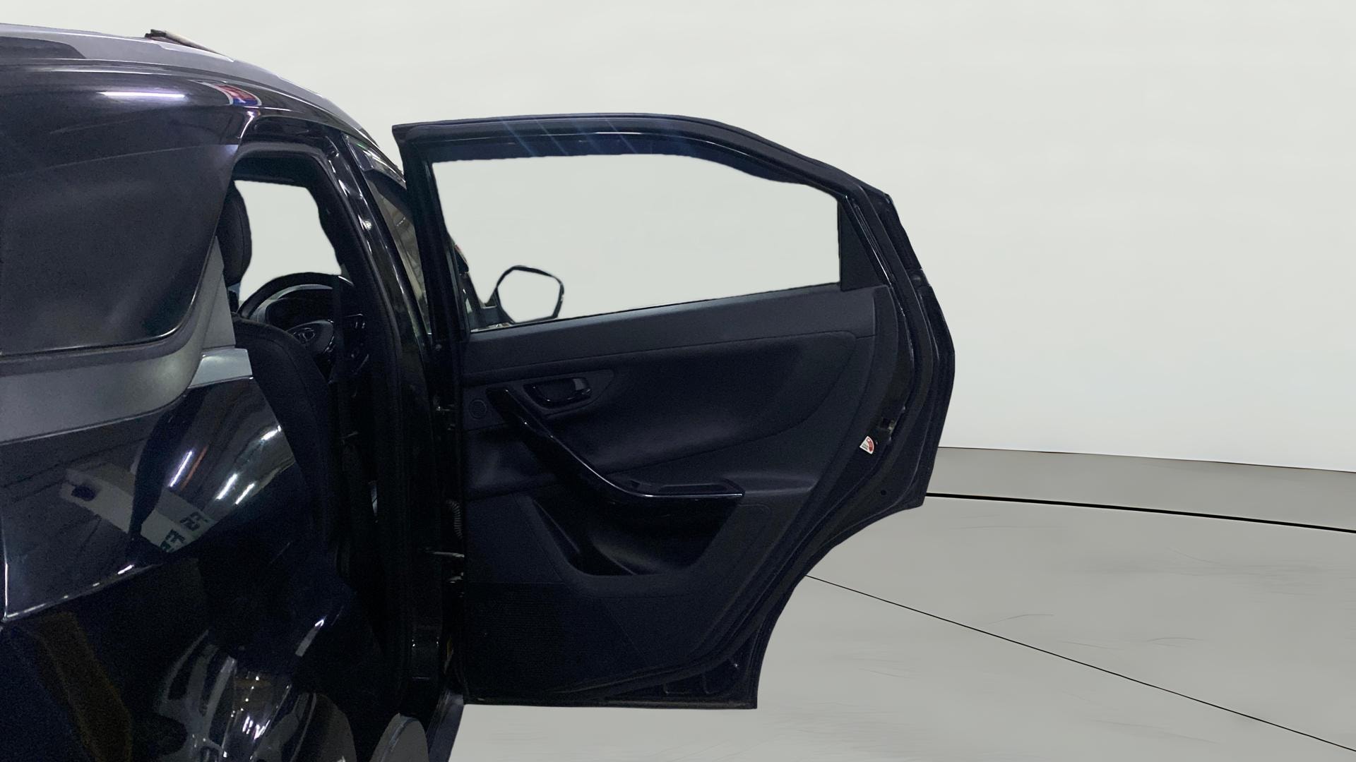 View 2021 Tata Nexon Revotorq XZA Plus AMT Dark Image 5 Used 2021 Tata Nexon Revotorq XZA Plus AMT Dark Image 5