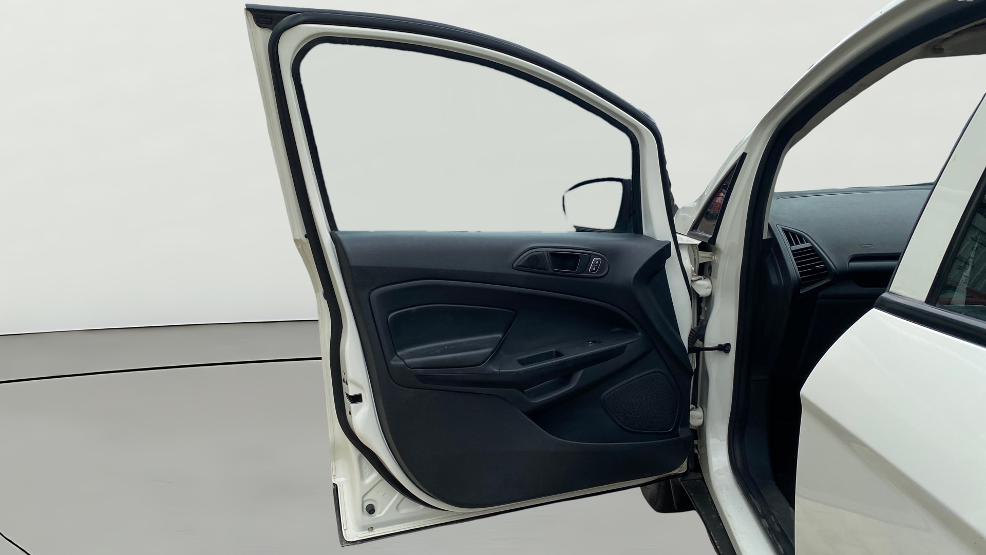 View 2019 Ford EcoSport 1.5 TDCi Diesel Ambiente BS IV Image 40 Used 2019 Ford EcoSport 1.5 TDCi Diesel Ambiente BS IV Image 40