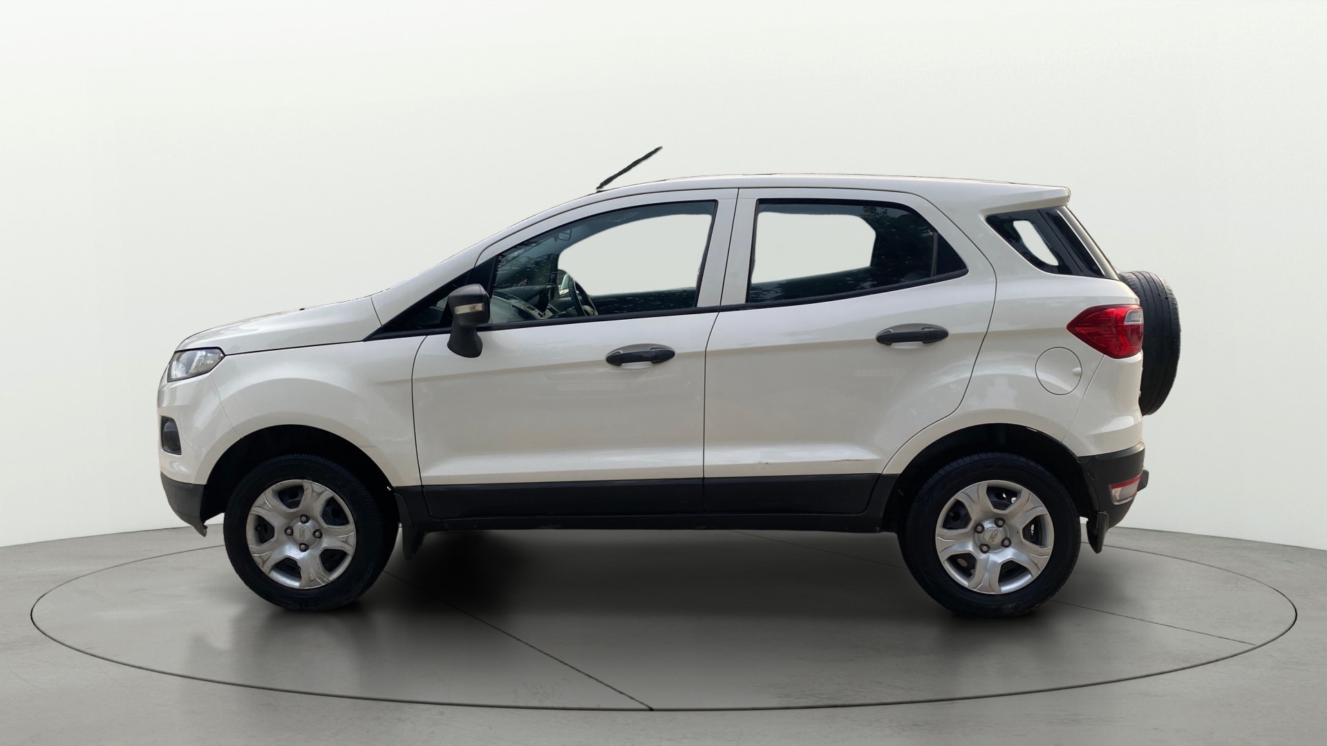 View 2017 Ford EcoSport 1.5 TDCi Diesel Ambiente BS IV Image 5 Used 2017 Ford EcoSport 1.5 TDCi Diesel Ambiente BS IV Image 5