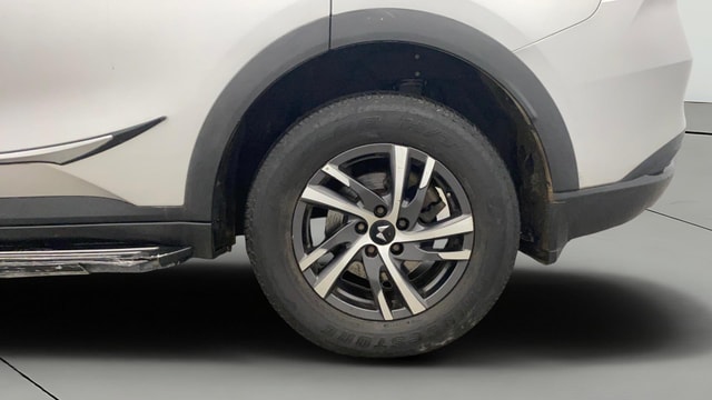 View Mahindra XUV700 Image 11 Used Mahindra XUV700 Image 11