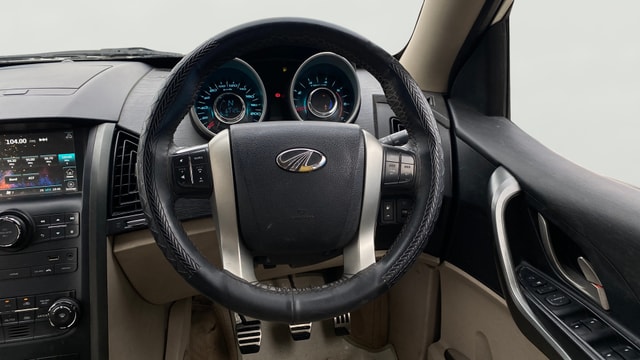 View Mahindra XUV500 Image 22 Used Mahindra XUV500 Image 22