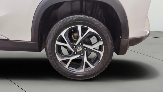 View Toyota Urban Cruiser Hyryder Image 12 Used Toyota Urban Cruiser Hyryder Image 12