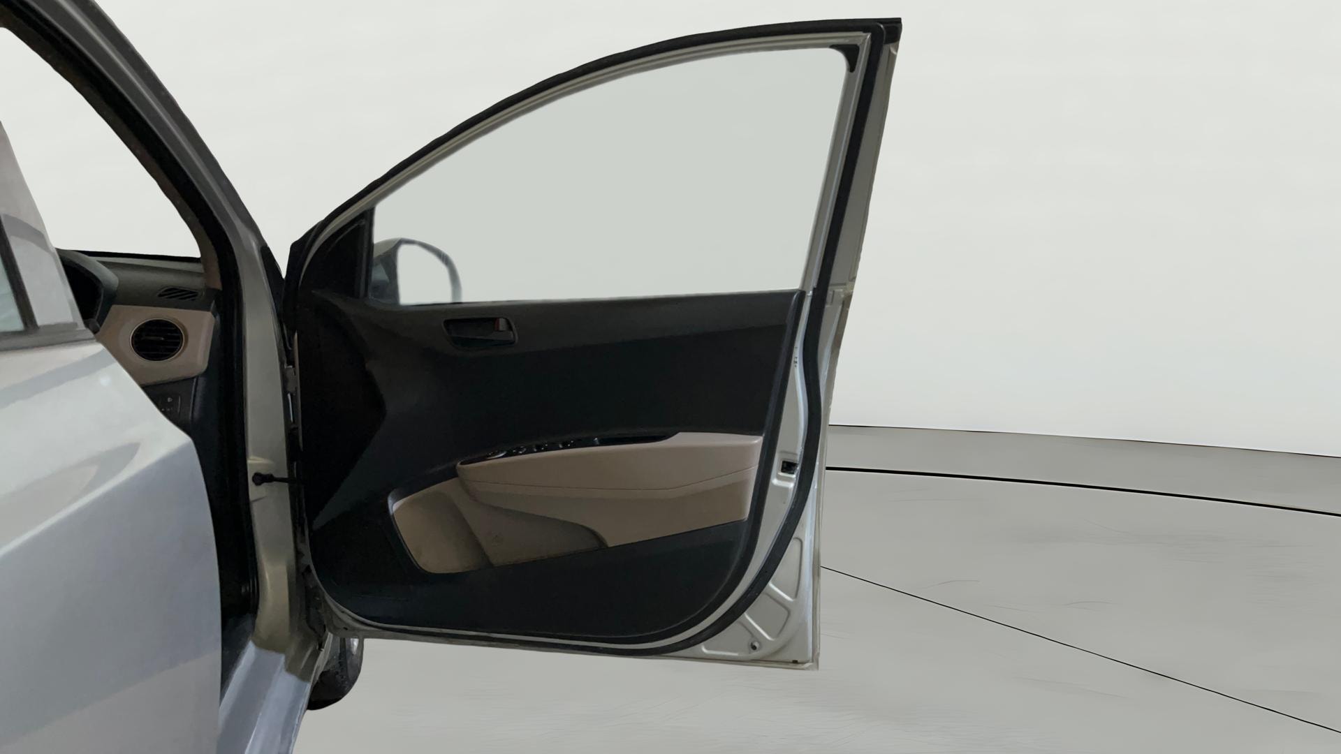 View 2015 Hyundai Grand i10 Magna 1.2 Kappa VTVT Image 43 Used 2015 Hyundai Grand i10 Magna 1.2 Kappa VTVT Image 43