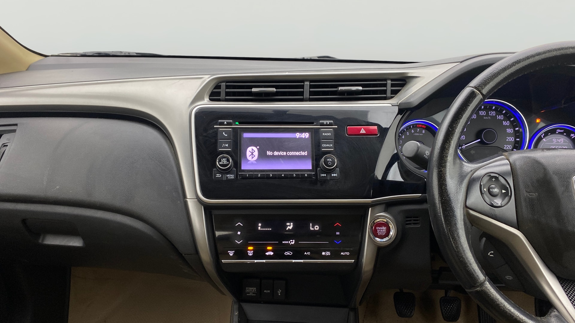 View 2015 Honda City ZX MT Diesel Anniversary Edition Image 18 Used 2015 Honda City ZX MT Diesel Anniversary Edition Image 18