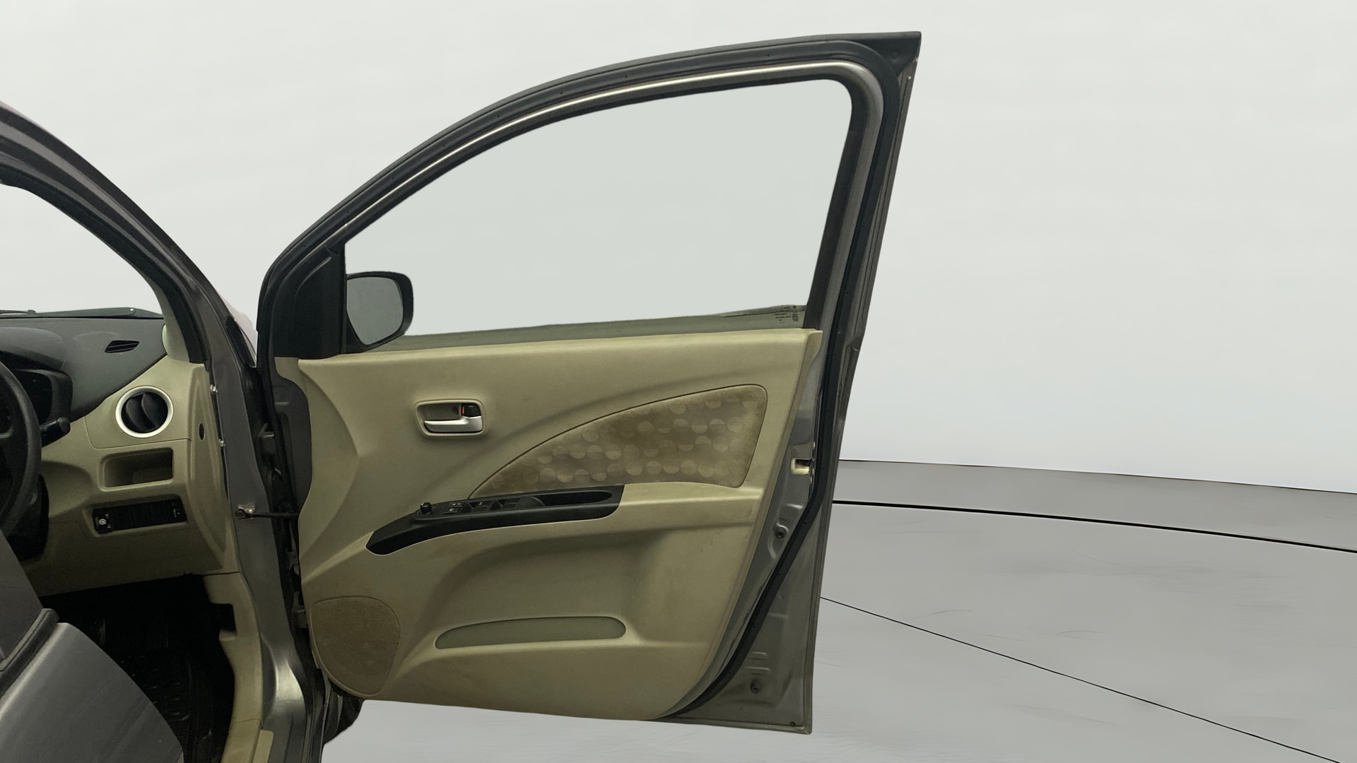 View 2015 Maruti Suzuki 1000 Base Variant Image 44 Used 2015 Maruti Suzuki 1000 Base Variant Image 44