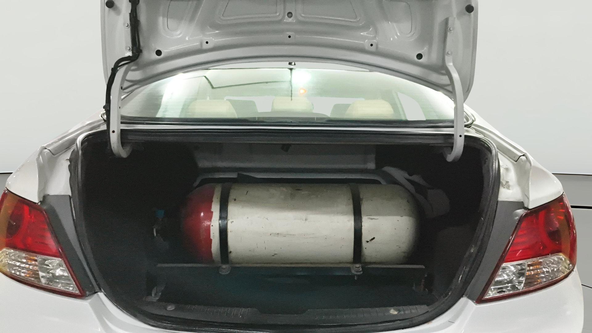 View 2013 Hyundai Fluidic Verna 1.6 VTVT SX Image 38 Used 2013 Hyundai Fluidic Verna 1.6 VTVT SX Image 38