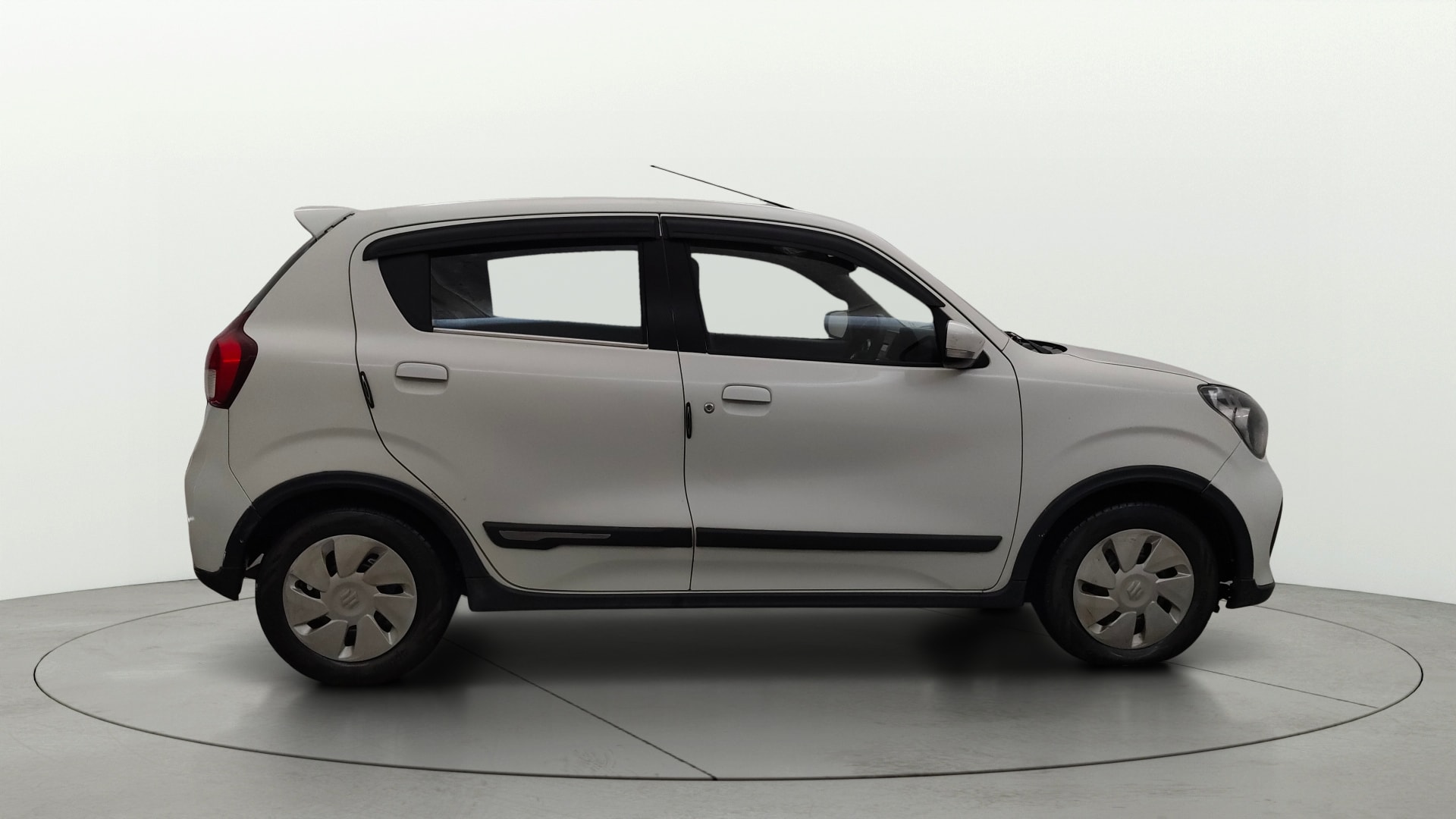 View 2022 Maruti Suzuki 1000 Base Variant Image 8 Used 2022 Maruti Suzuki 1000 Base Variant Image 8