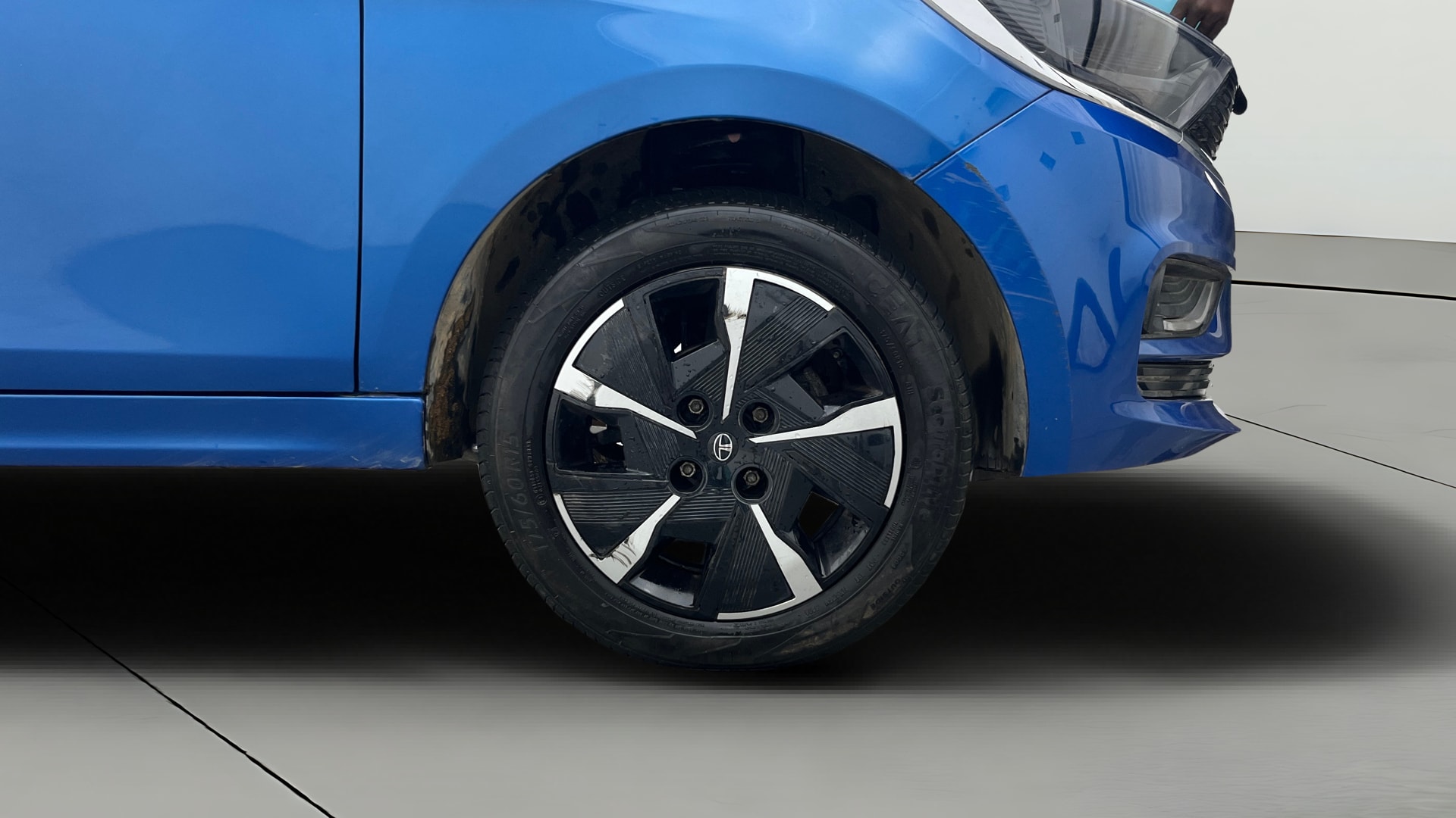 View 2025 Tata Tiago Revotorq XB Image 40 Used 2025 Tata Tiago Revotorq XB Image 40