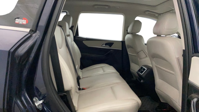 View Mahindra XUV700 Image 30 Used Mahindra XUV700 Image 30