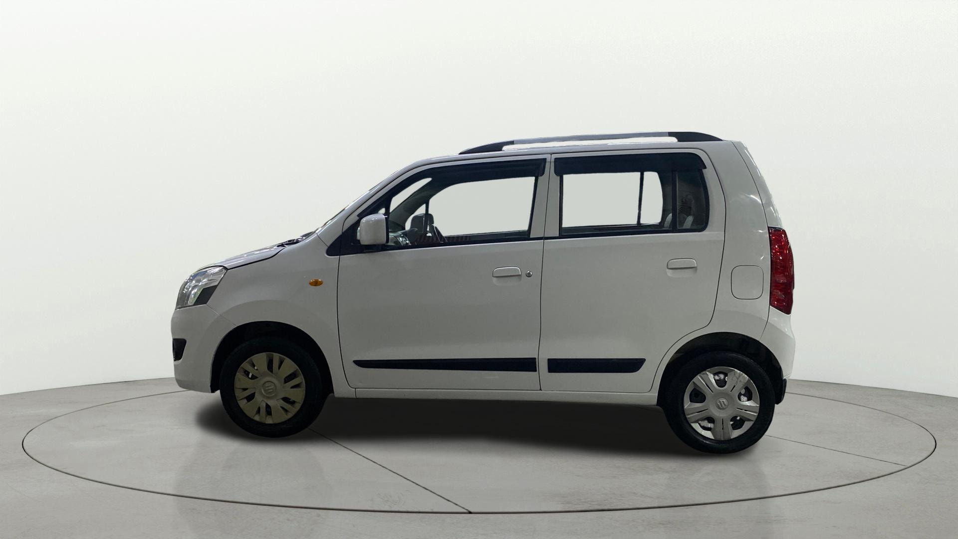 View 2018 Maruti Suzuki 1000 Base Variant Image 25 Used 2018 Maruti Suzuki 1000 Base Variant Image 25