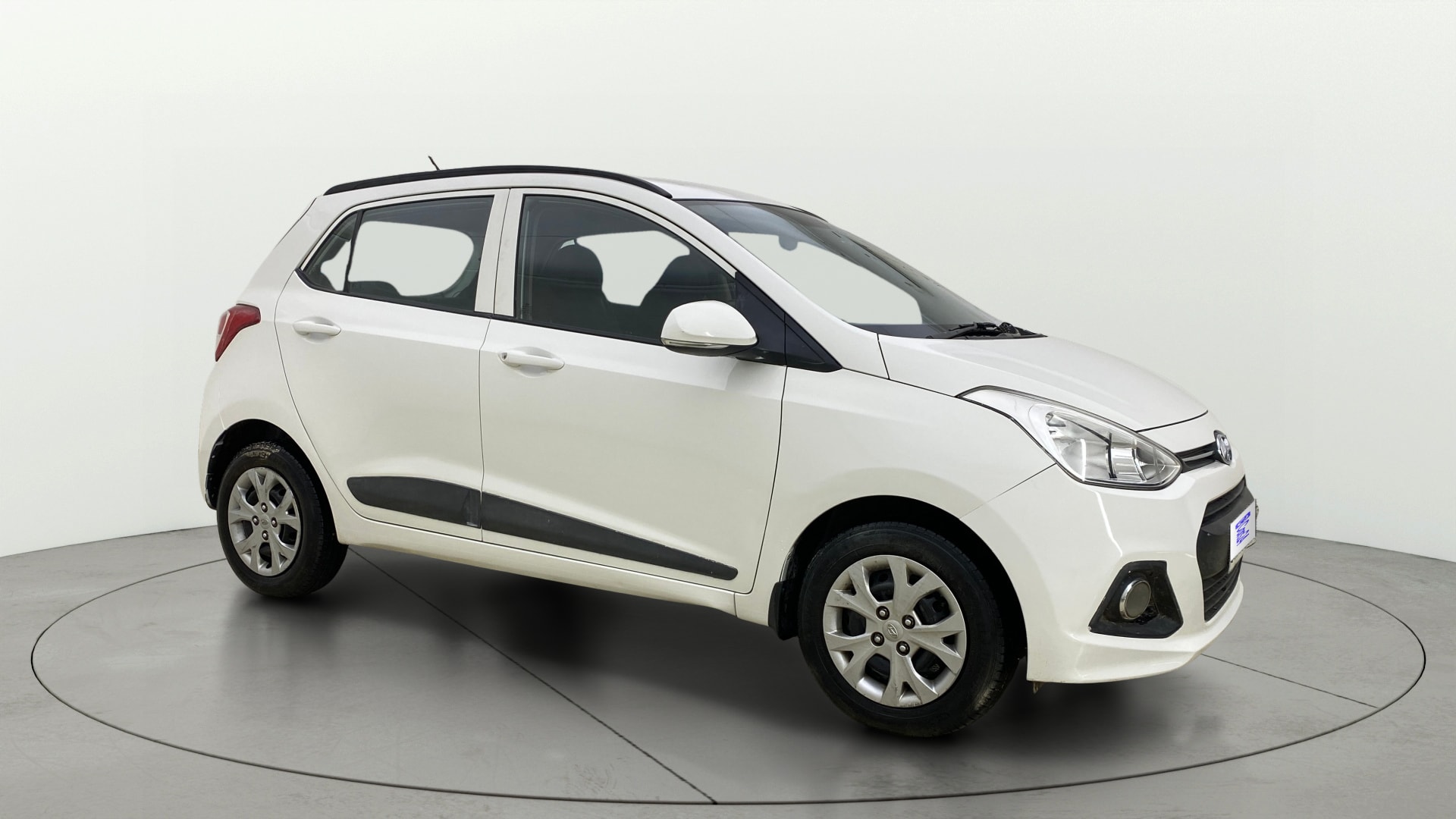 View 2015 Hyundai Grand i10 Sportz 1.2 Kappa Image 13 Used 2015 Hyundai Grand i10 Sportz 1.2 Kappa Image 13