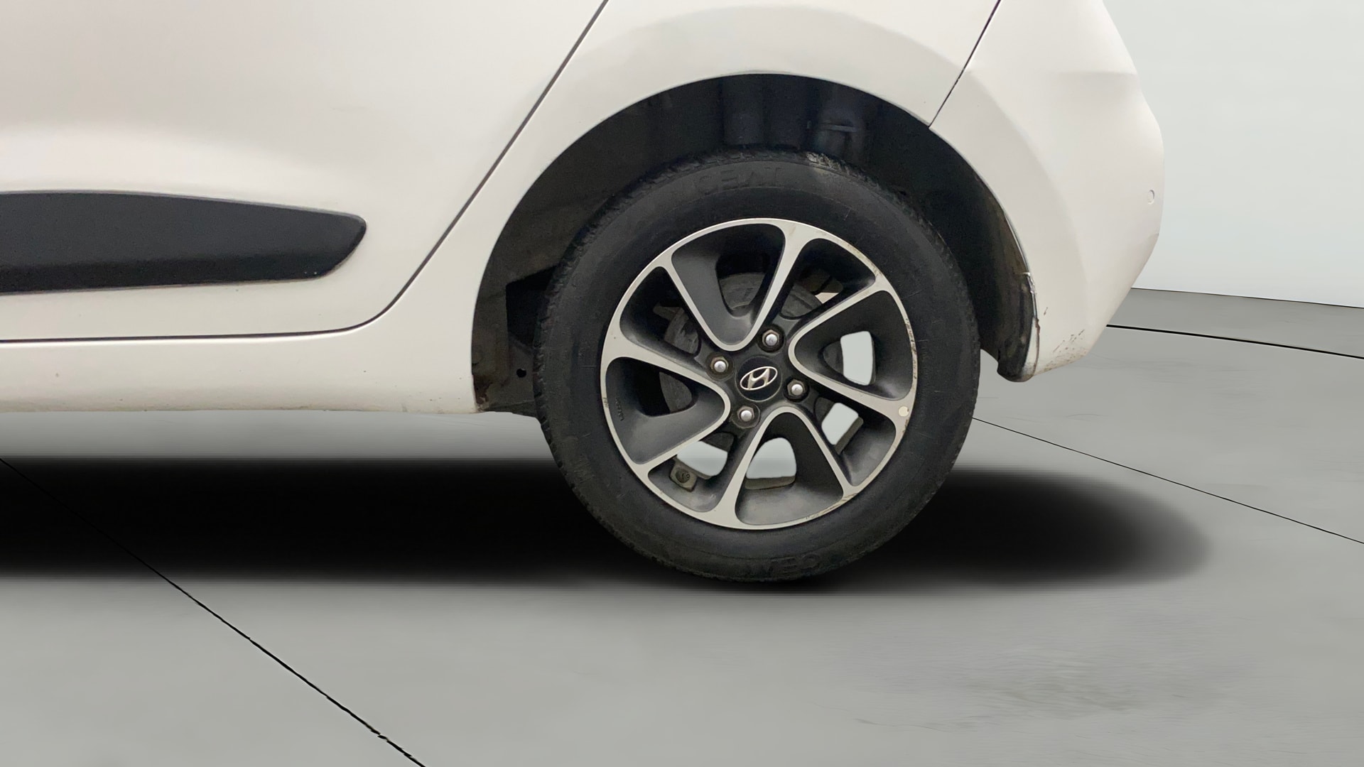 View 2018 Hyundai Grand i10 1.2 Asta Diesel Image 11 Used 2018 Hyundai Grand i10 1.2 Asta Diesel Image 11
