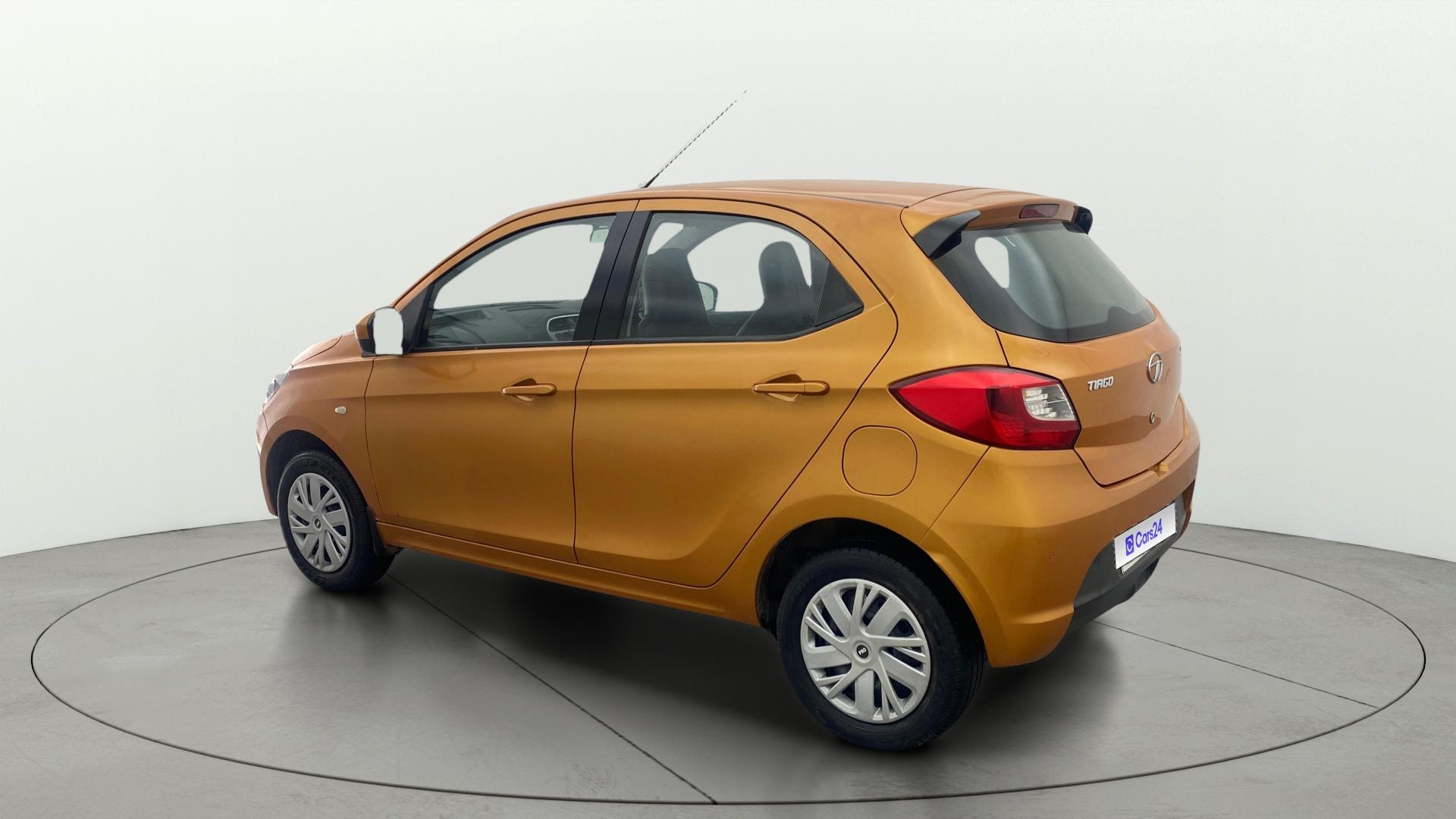View 2016 Tata Tiago Revotorq XB Image 2 Used 2016 Tata Tiago Revotorq XB Image 2