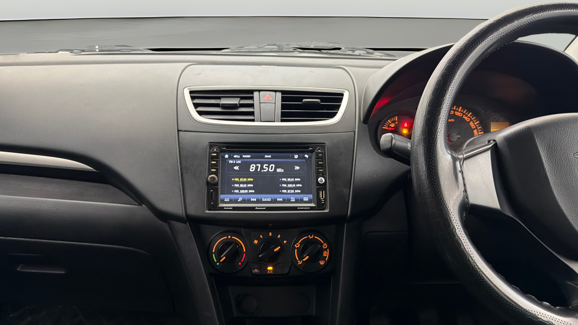 View 2017 Maruti Suzuki 1000 Base Variant Image 17 Used 2017 Maruti Suzuki 1000 Base Variant Image 17