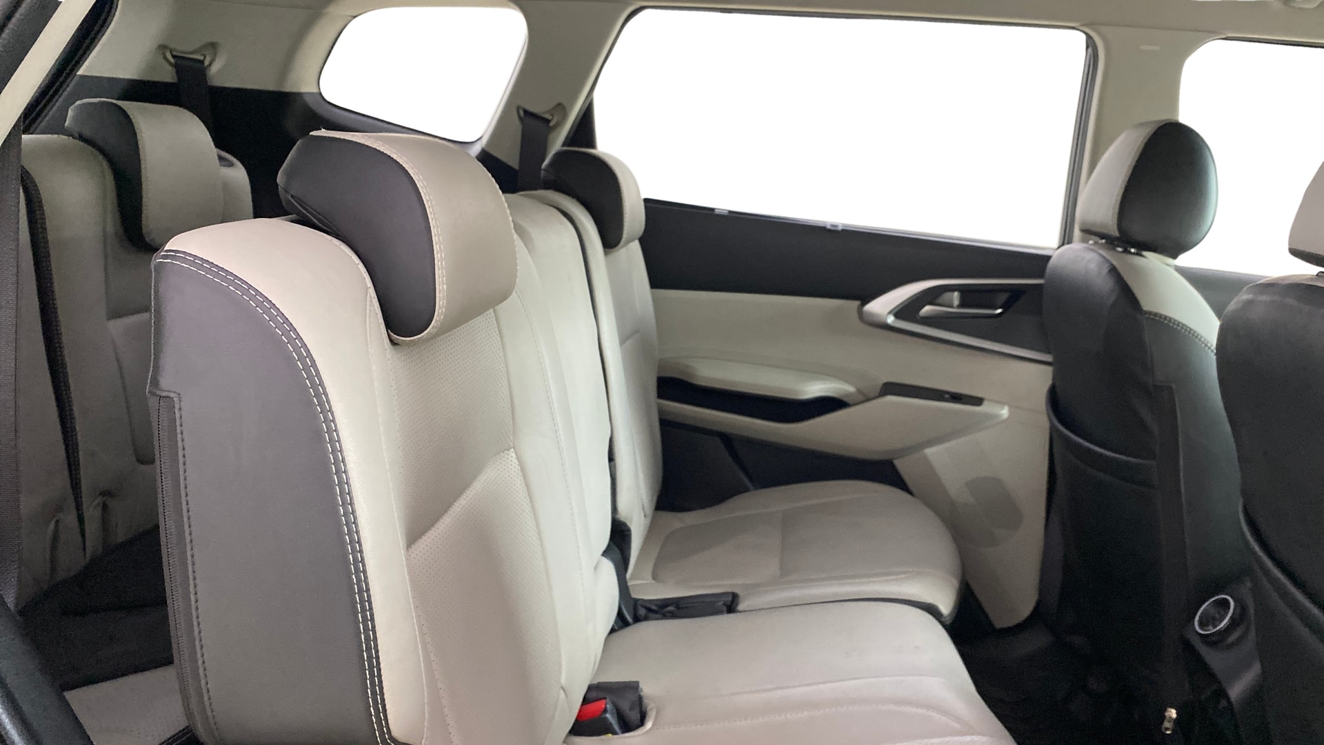 View 2023 Kia Carens Prestige Plus 1.4 Petrol 7 STR Image 30 Used 2023 Kia Carens Prestige Plus 1.4 Petrol 7 STR Image 30