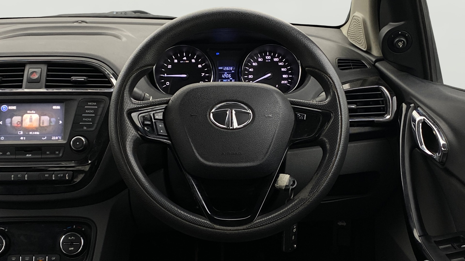 View 2018 Tata Tigor XZ (O) Petrol Image 20 Used 2018 Tata Tigor XZ (O) Petrol Image 20