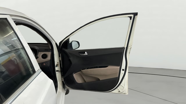 View Hyundai Grand i10 Image 43 Used Hyundai Grand i10 Image 43