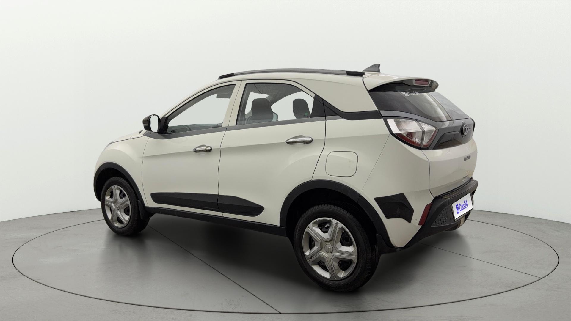 View 2019 Tata Nexon Revotron XM Image 2 Used 2019 Tata Nexon Revotron XM Image 2