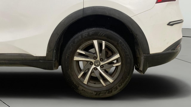 View Mahindra XUV700 Image 11 Used Mahindra XUV700 Image 11