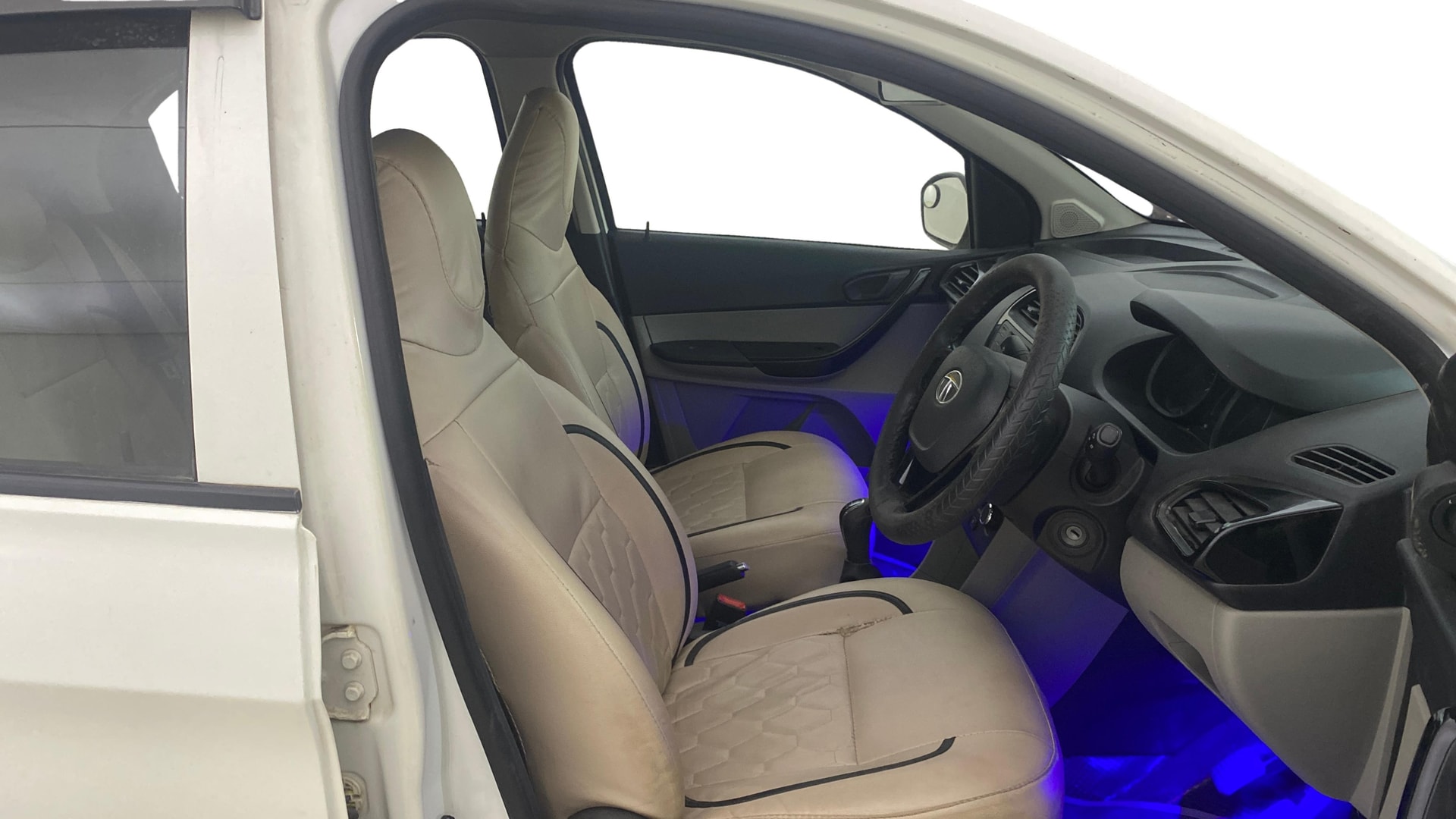 View 2018 Tata Tiago Revotorq XB Image 26 Used 2018 Tata Tiago Revotorq XB Image 26