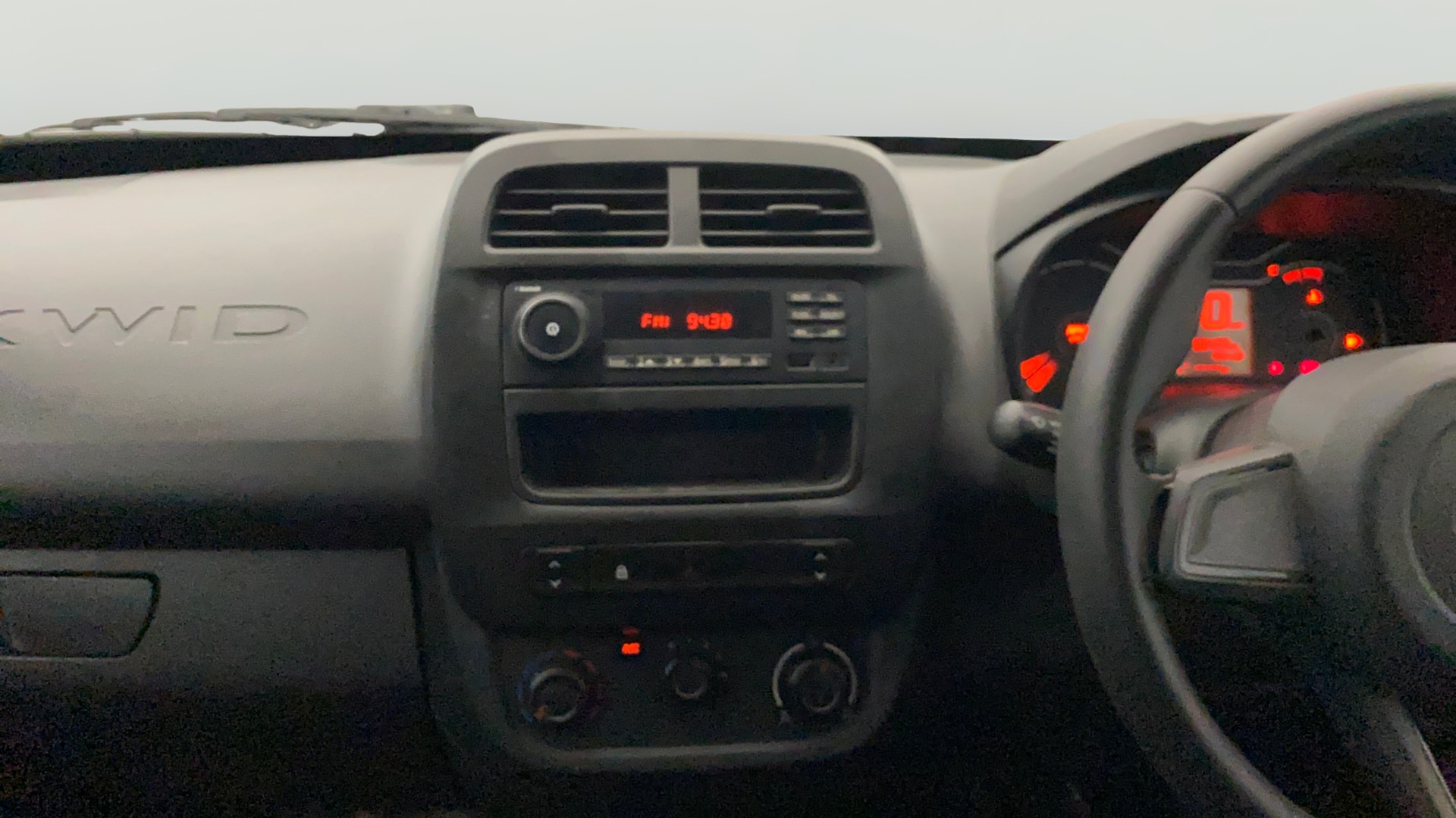 View 2020 Renault Kwid RXL Image 34 Used 2020 Renault Kwid RXL Image 34