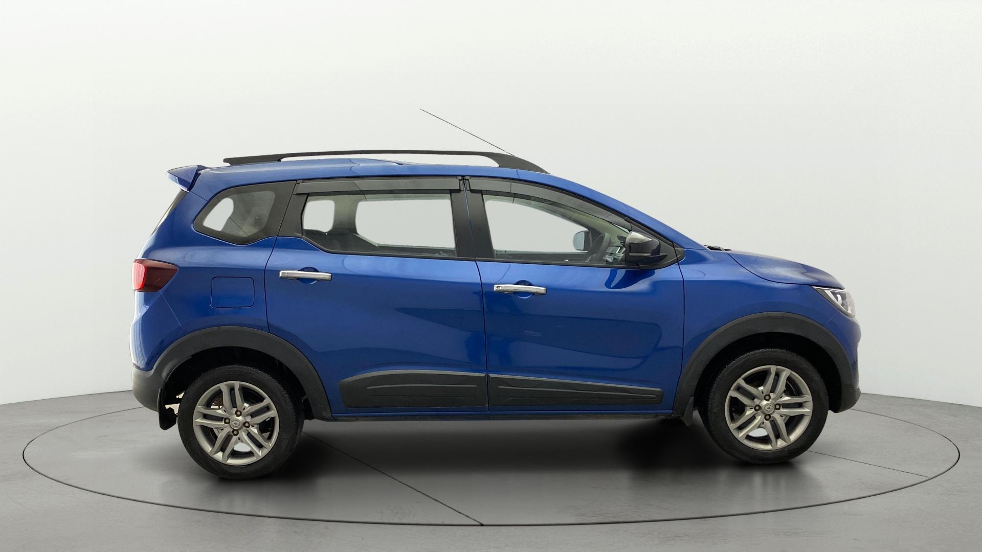 View 2022 Renault Triber RXZ Image 28 Used 2022 Renault Triber RXZ Image 28