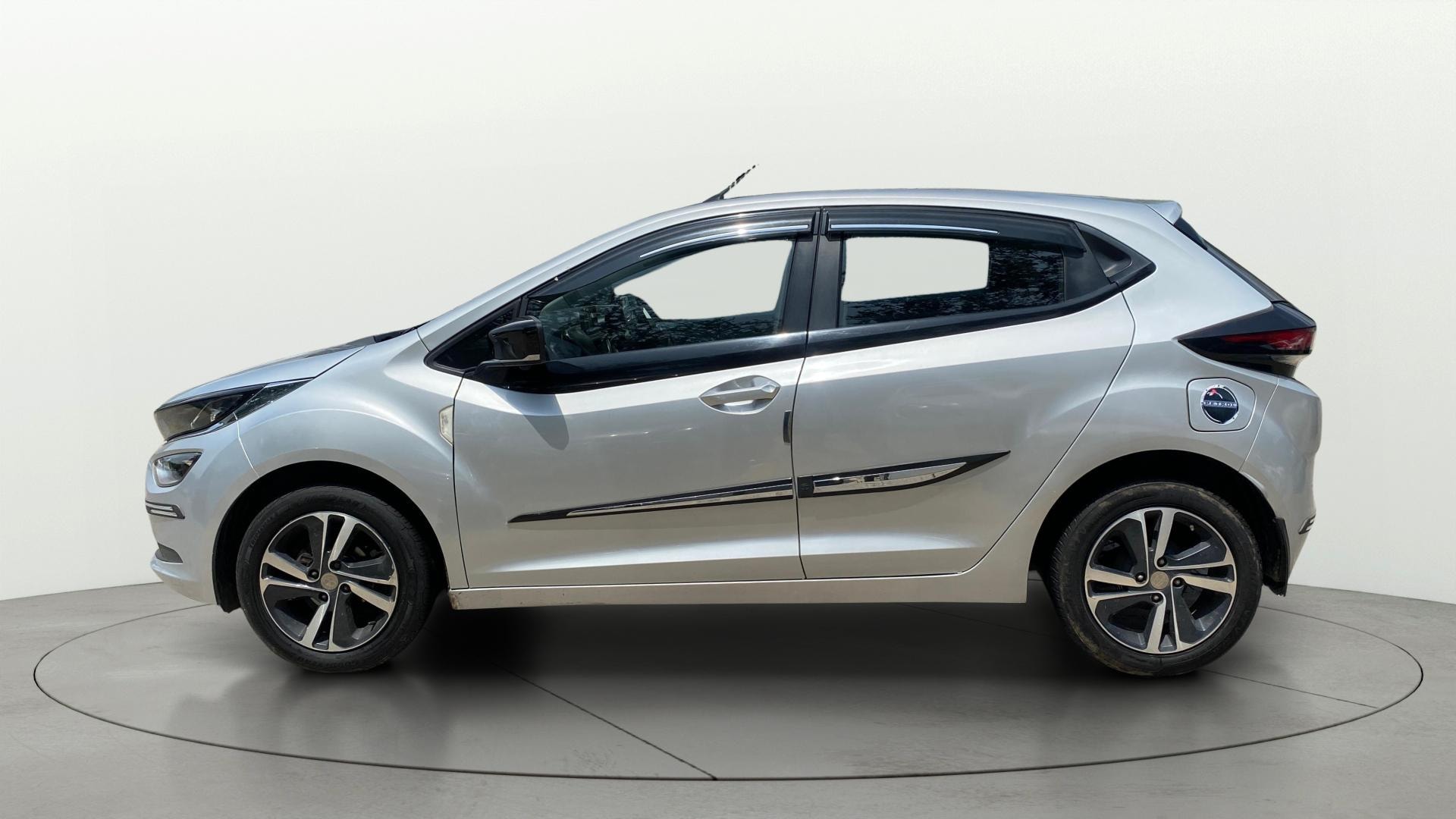 View 2020 Tata Altroz XZ Petrol Image 6 Used 2020 Tata Altroz XZ Petrol Image 6