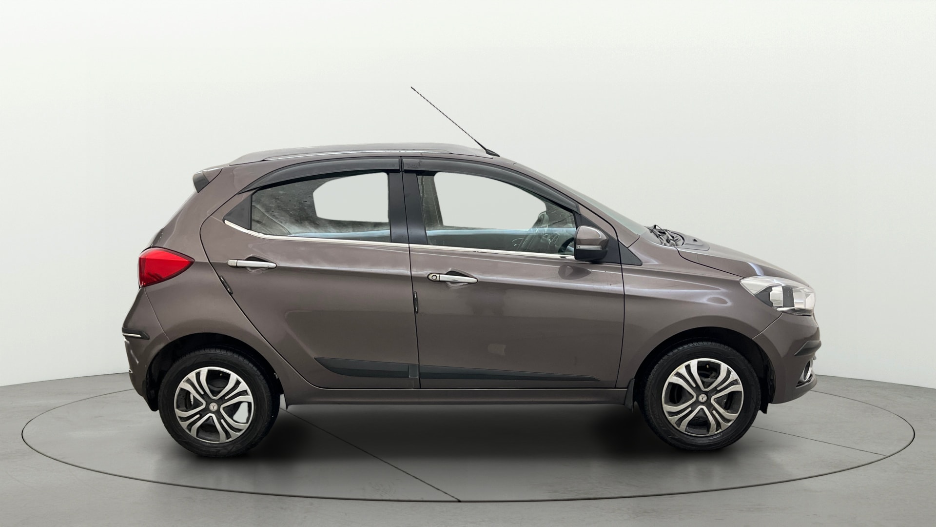 View 2019 Tata Tiago Revotorq XB Image 8 Used 2019 Tata Tiago Revotorq XB Image 8