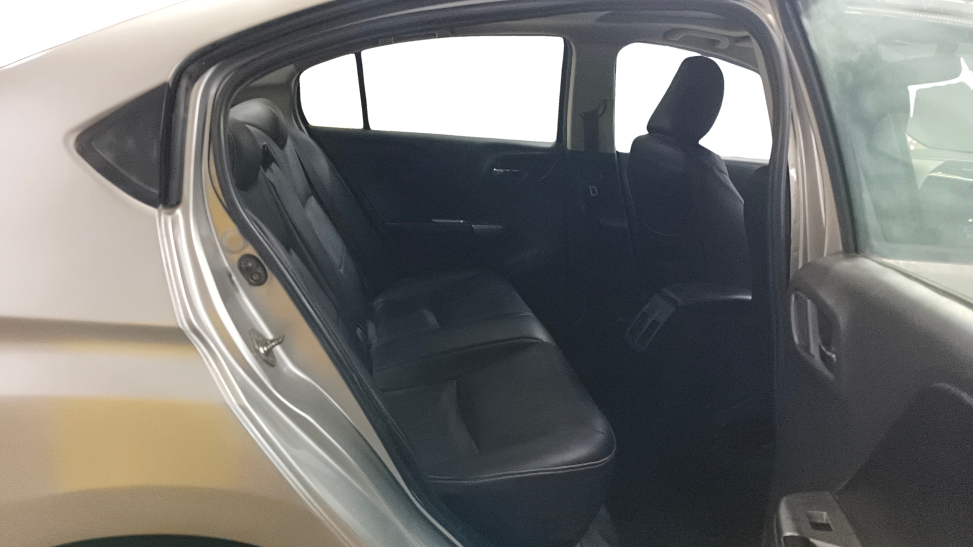 View 2016 Honda City ZX MT Diesel Anniversary Edition Image 30 Used 2016 Honda City ZX MT Diesel Anniversary Edition Image 30