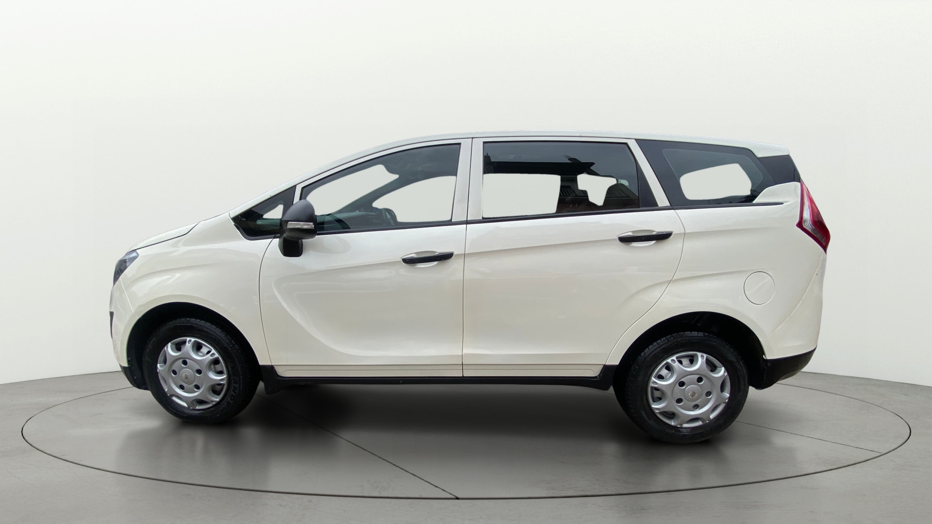 View 2019 Mahindra Marazzo M2 8-Seater Image 5 Used 2019 Mahindra Marazzo M2 8-Seater Image 5