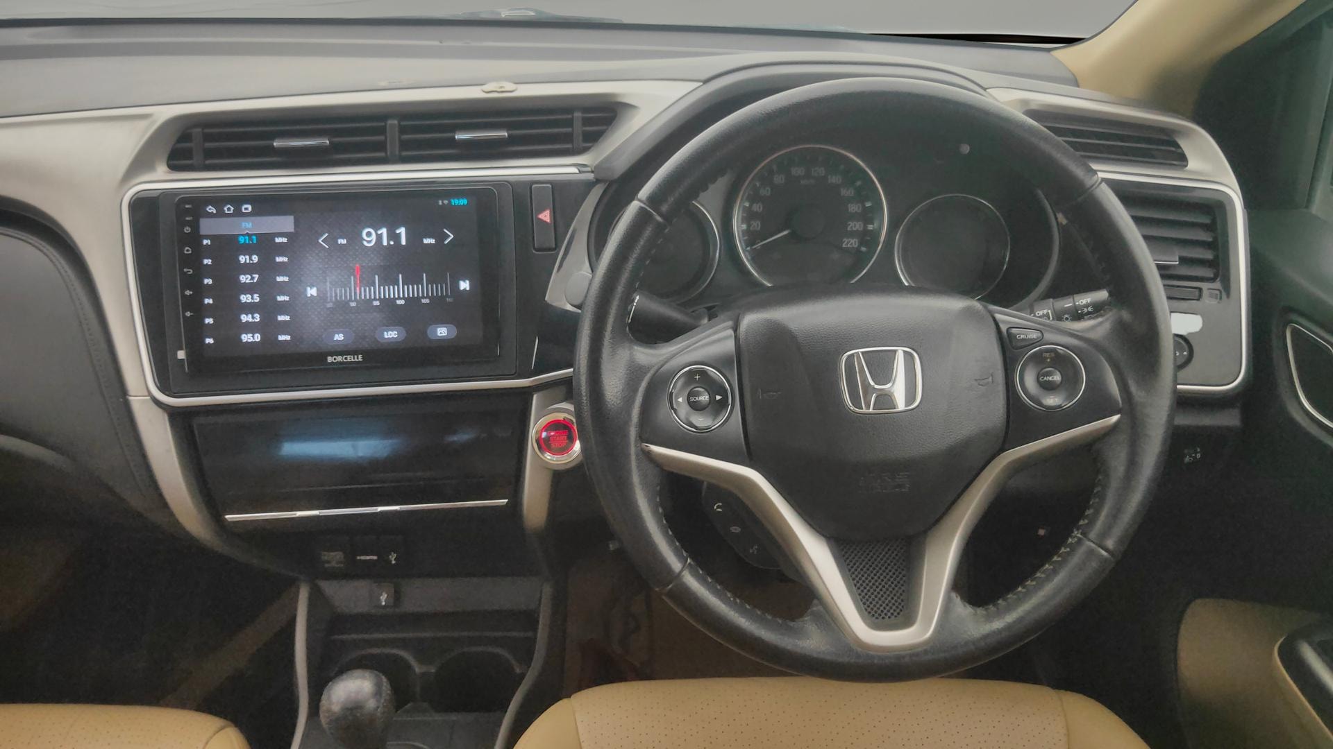 View 2018 Honda City ZX MT Diesel Anniversary Edition Image 13 Used 2018 Honda City ZX MT Diesel Anniversary Edition Image 13