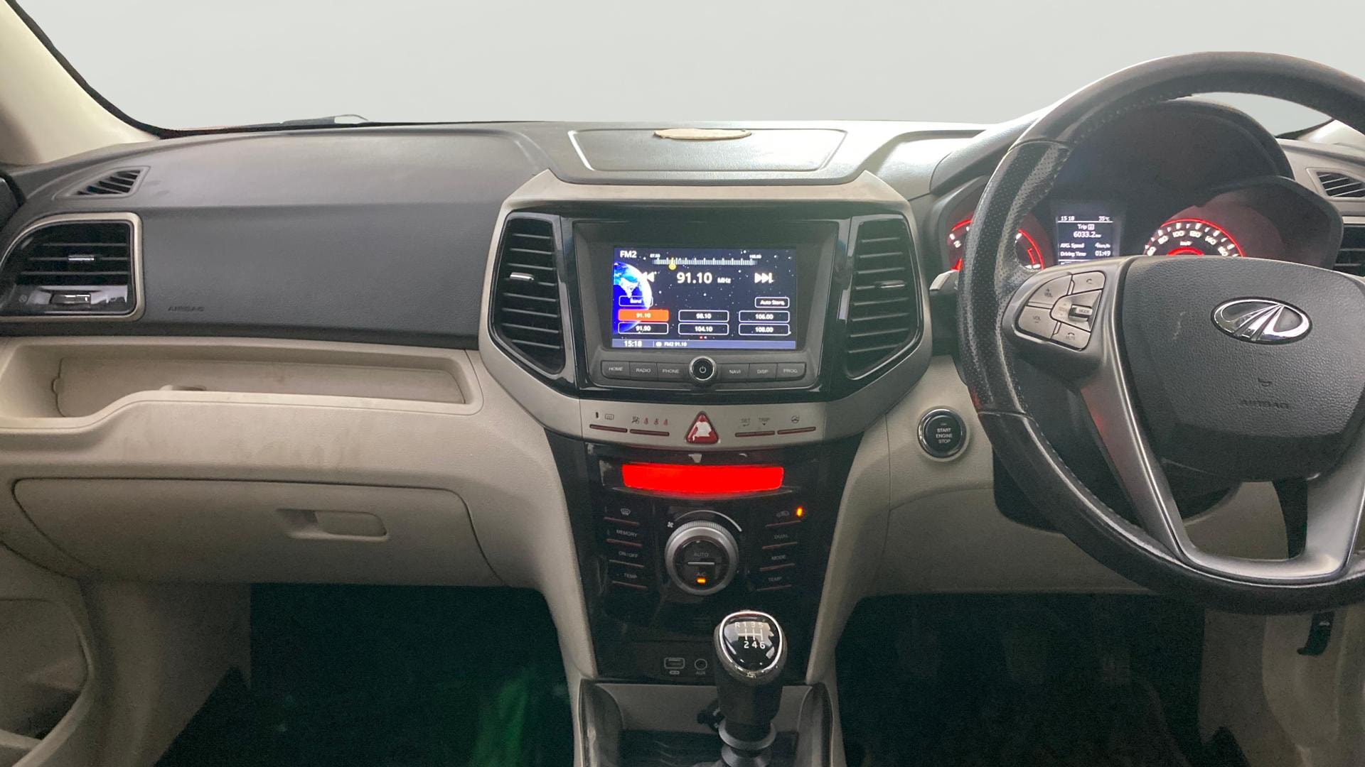 View 2019 Mahindra XUV300 W4 Petrol BS IV Image 17 Used 2019 Mahindra XUV300 W4 Petrol BS IV Image 17