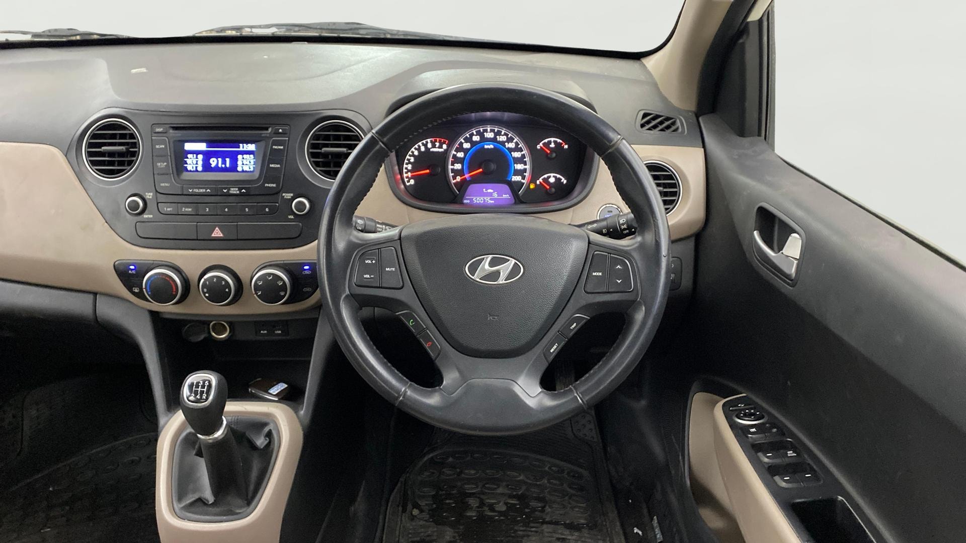View 2013 Hyundai Grand i10 1.2 Asta Petrol Image 20 Used 2013 Hyundai Grand i10 1.2 Asta Petrol Image 20