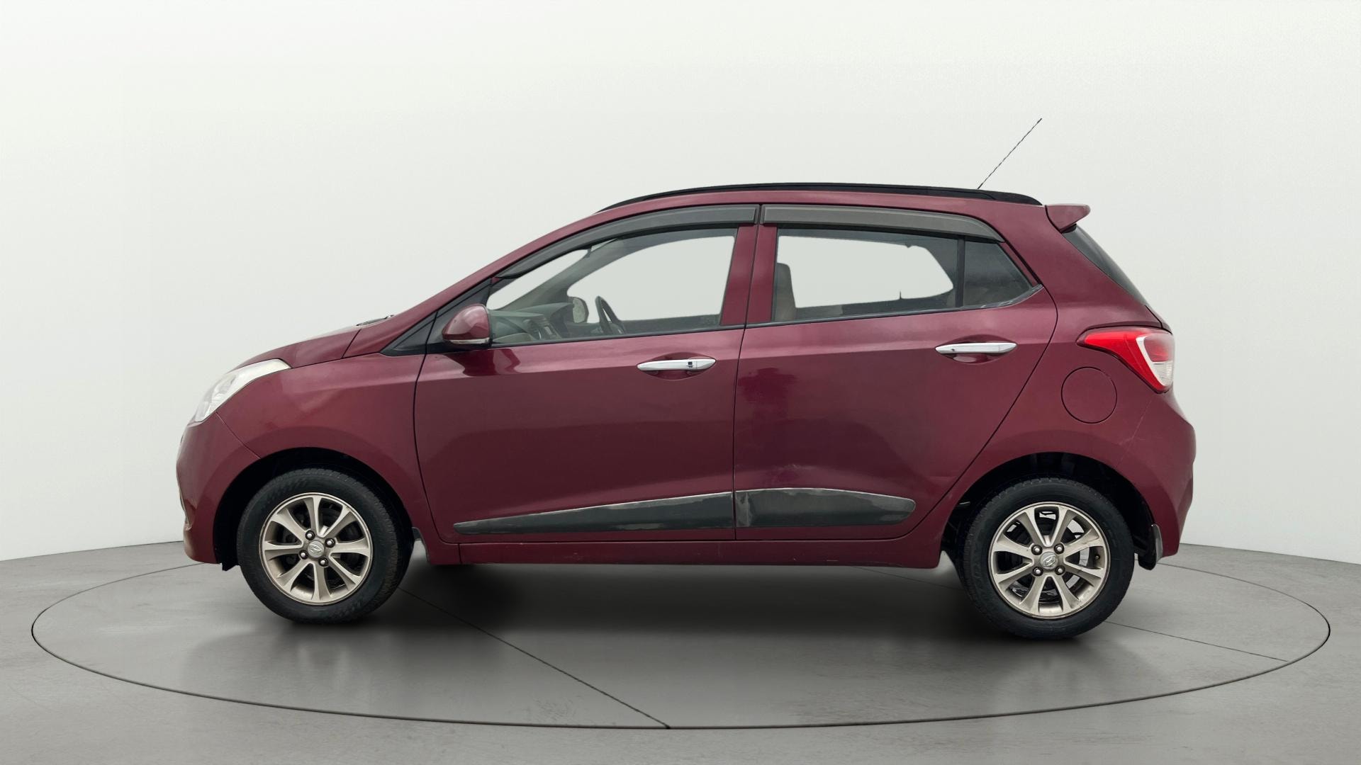 View 2016 Hyundai Grand i10 Asta AT 1.2 Kappa VTVT Image 5 Used 2016 Hyundai Grand i10 Asta AT 1.2 Kappa VTVT Image 5