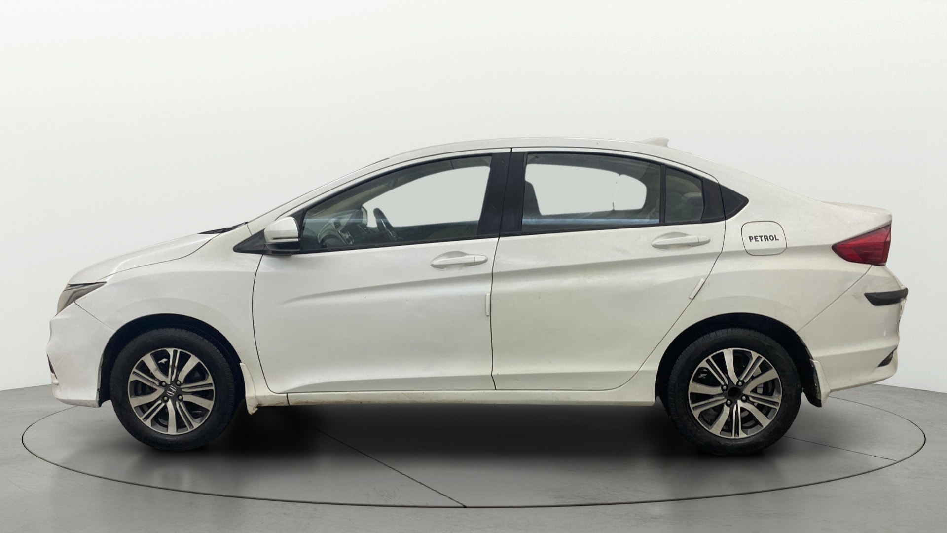 View 2019 Honda City ZX MT Diesel Anniversary Edition Image 5 Used 2019 Honda City ZX MT Diesel Anniversary Edition Image 5