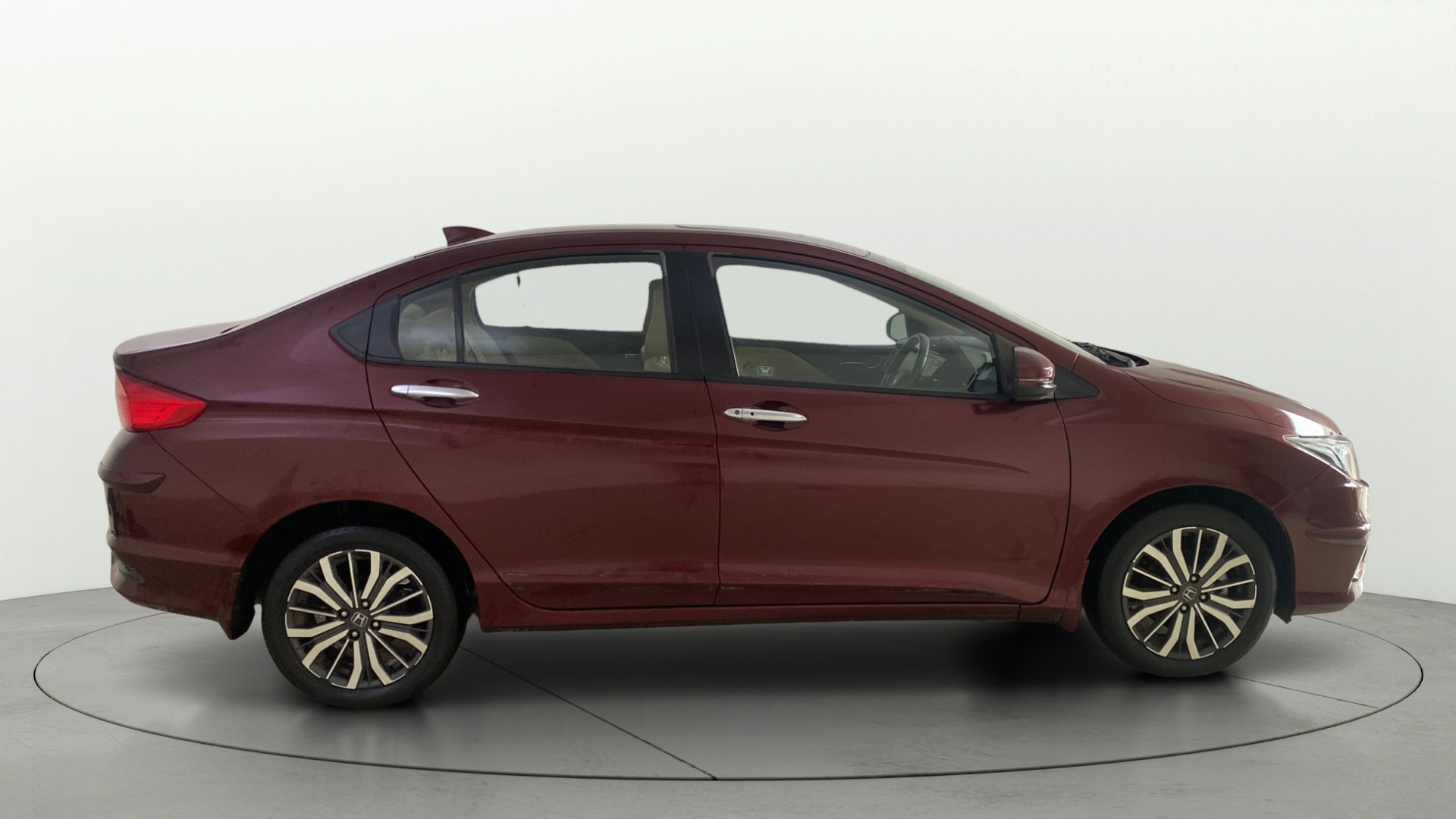 View 2017 Honda City ZX MT Diesel Anniversary Edition Image 9 Used 2017 Honda City ZX MT Diesel Anniversary Edition Image 9