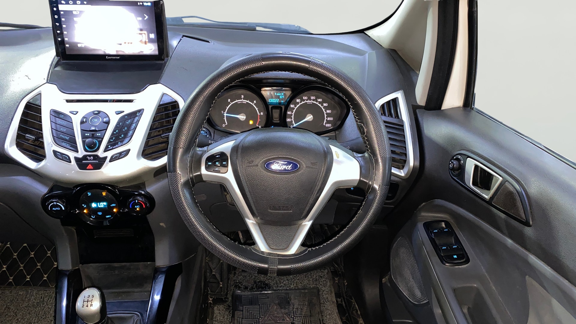 View 2017 Ford EcoSport 1.5 TDCi Diesel Ambiente BS IV Image 14 Used 2017 Ford EcoSport 1.5 TDCi Diesel Ambiente BS IV Image 14