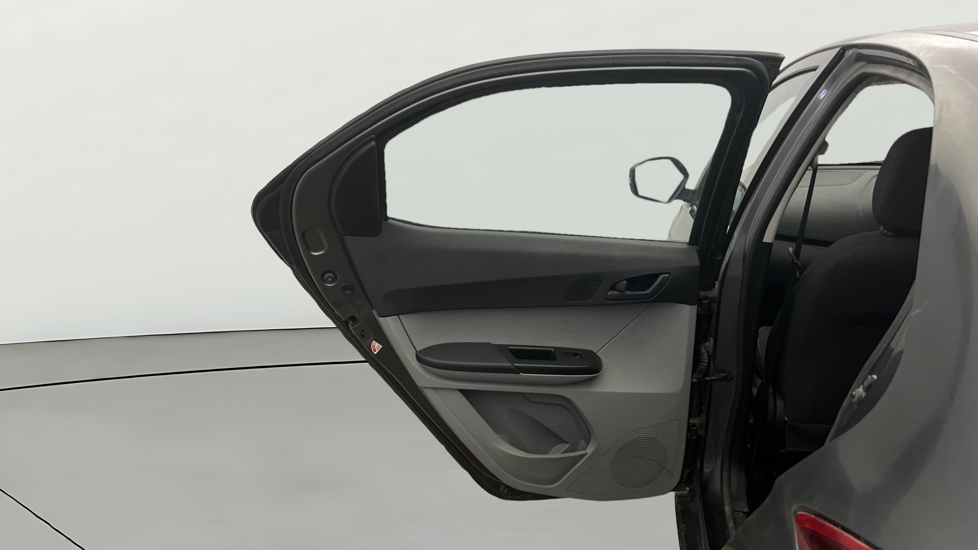 View 2021 Tata Tiago Revotorq XB Image 14 Used 2021 Tata Tiago Revotorq XB Image 14