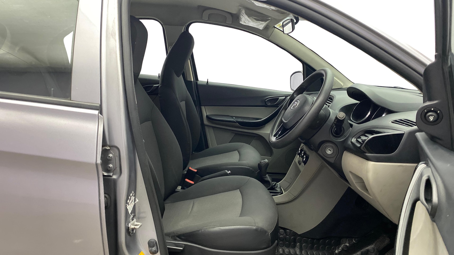 View 2019 Tata Tiago Revotorq XB Image 16 Used 2019 Tata Tiago Revotorq XB Image 16