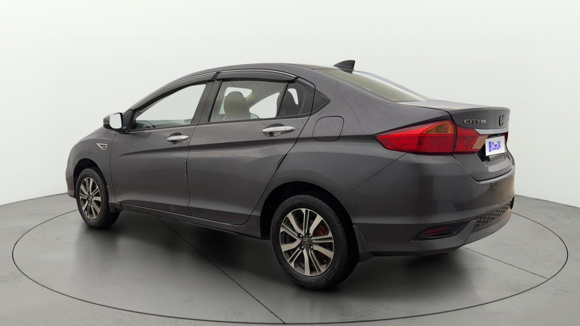 View 2018 Honda City ZX MT Diesel Anniversary Edition Image 2 Used 2018 Honda City ZX MT Diesel Anniversary Edition Image 2