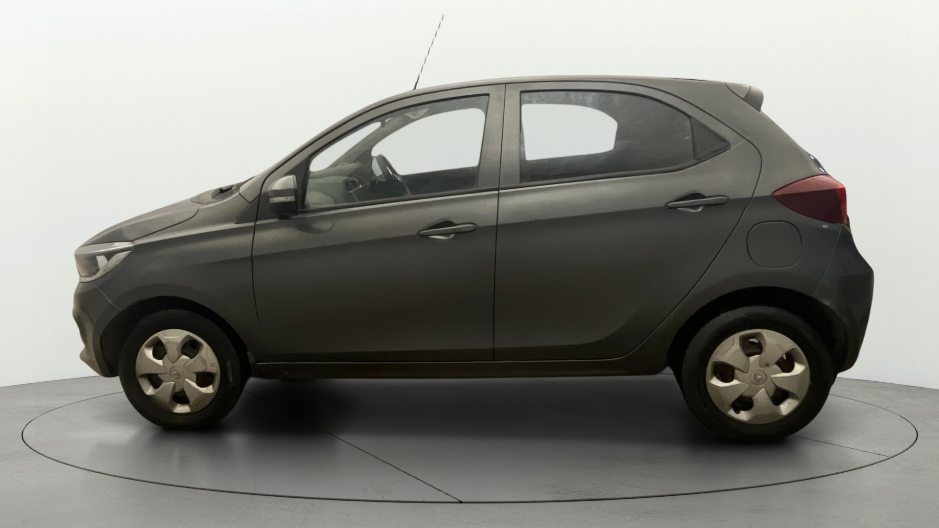 View 2021 Tata Tiago Revotorq XB Image 25 Used 2021 Tata Tiago Revotorq XB Image 25