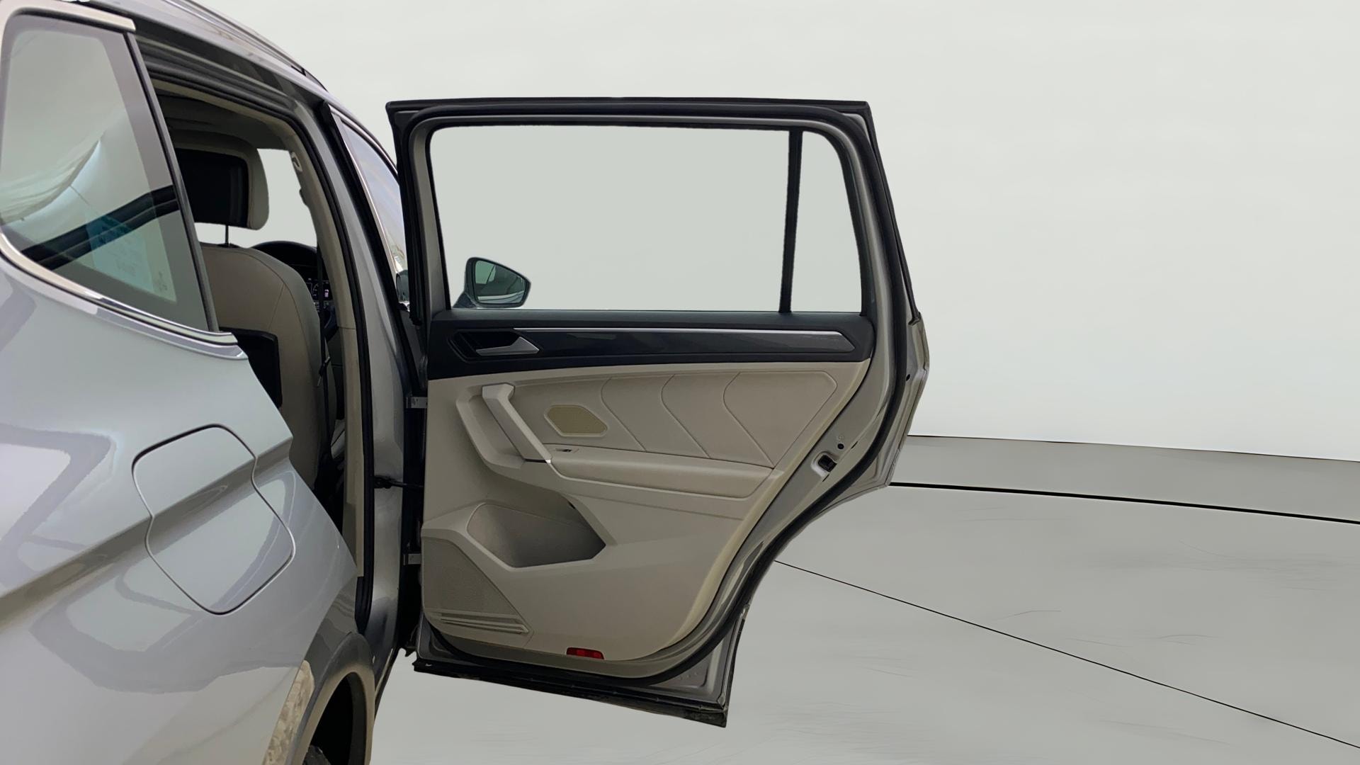 View 2021 Volkswagen Tiguan AllSpace 2.0 TSI Image 6 Used 2021 Volkswagen Tiguan AllSpace 2.0 TSI Image 6