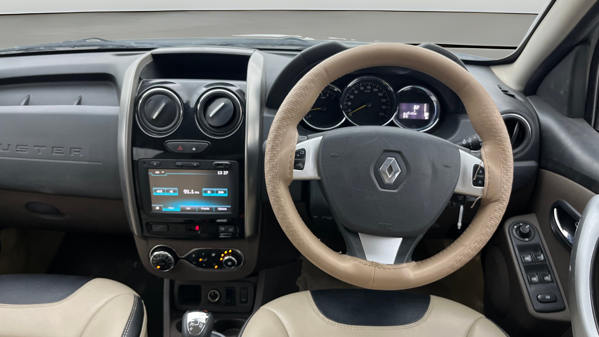 View 2016 Renault Duster Diesel 110PS RXZ AMT Image 20 Used 2016 Renault Duster Diesel 110PS RXZ AMT Image 20