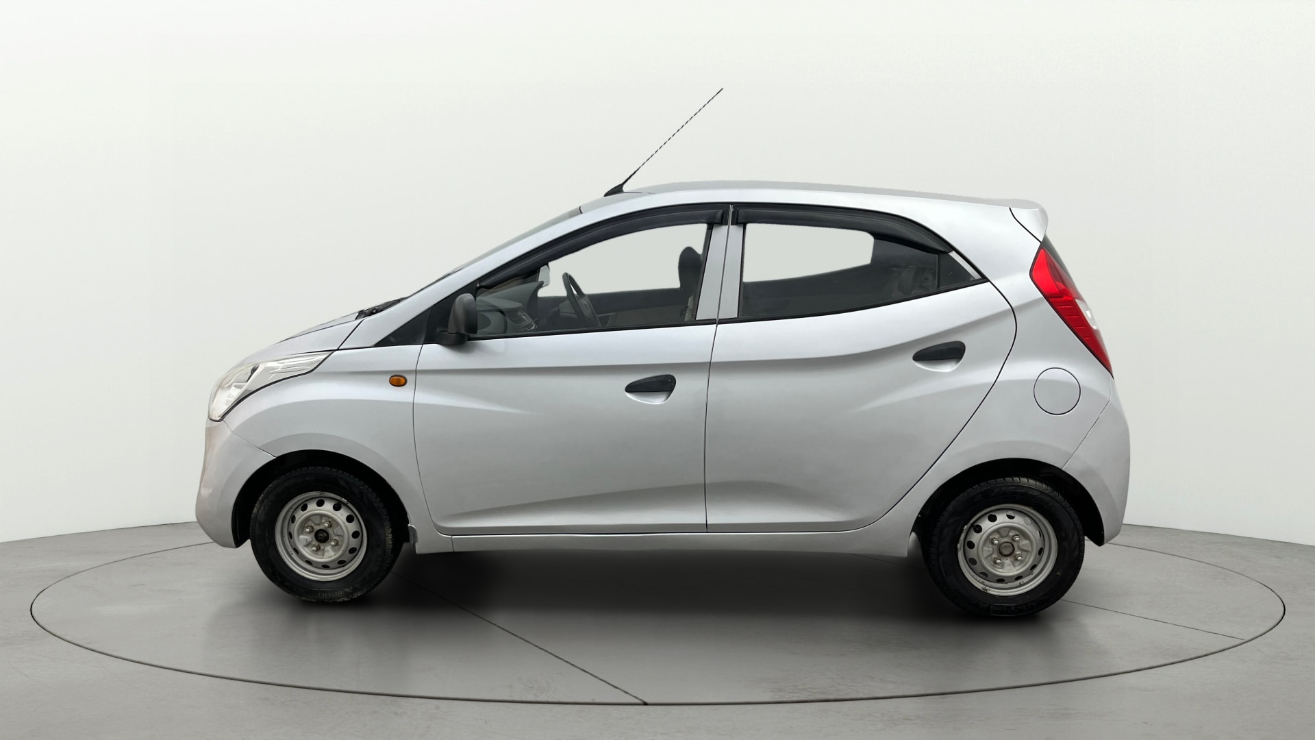 View 2016 Hyundai EON D-Lite Plus Image 5 Used 2016 Hyundai EON D-Lite Plus Image 5