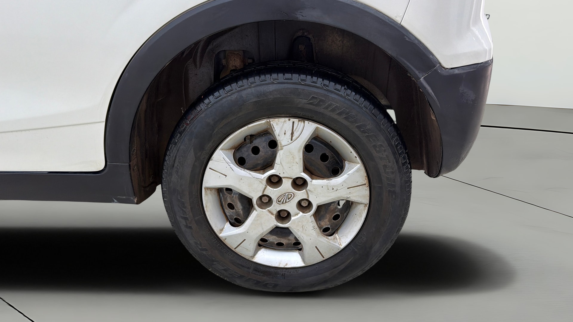 View 2022 Mahindra XUV300 W4 Petrol BS IV Image 11 Used 2022 Mahindra XUV300 W4 Petrol BS IV Image 11