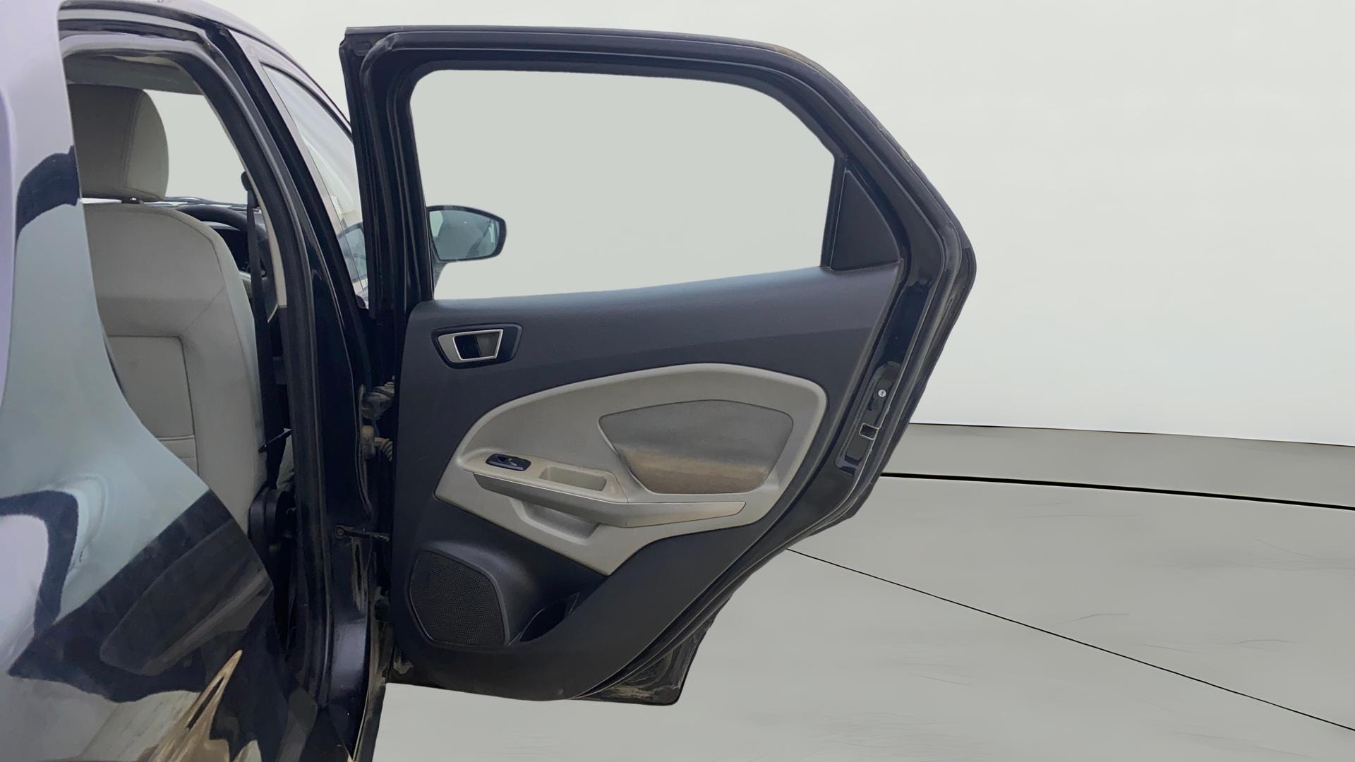 View 2016 Ford EcoSport 1.5 TDCi Diesel Ambiente BS IV Image 7 Used 2016 Ford EcoSport 1.5 TDCi Diesel Ambiente BS IV Image 7