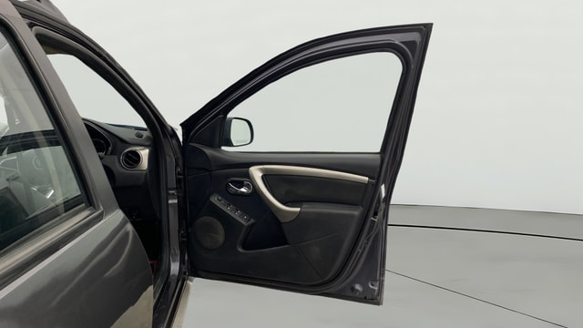 View Renault Duster Image 45 Used Renault Duster Image 45