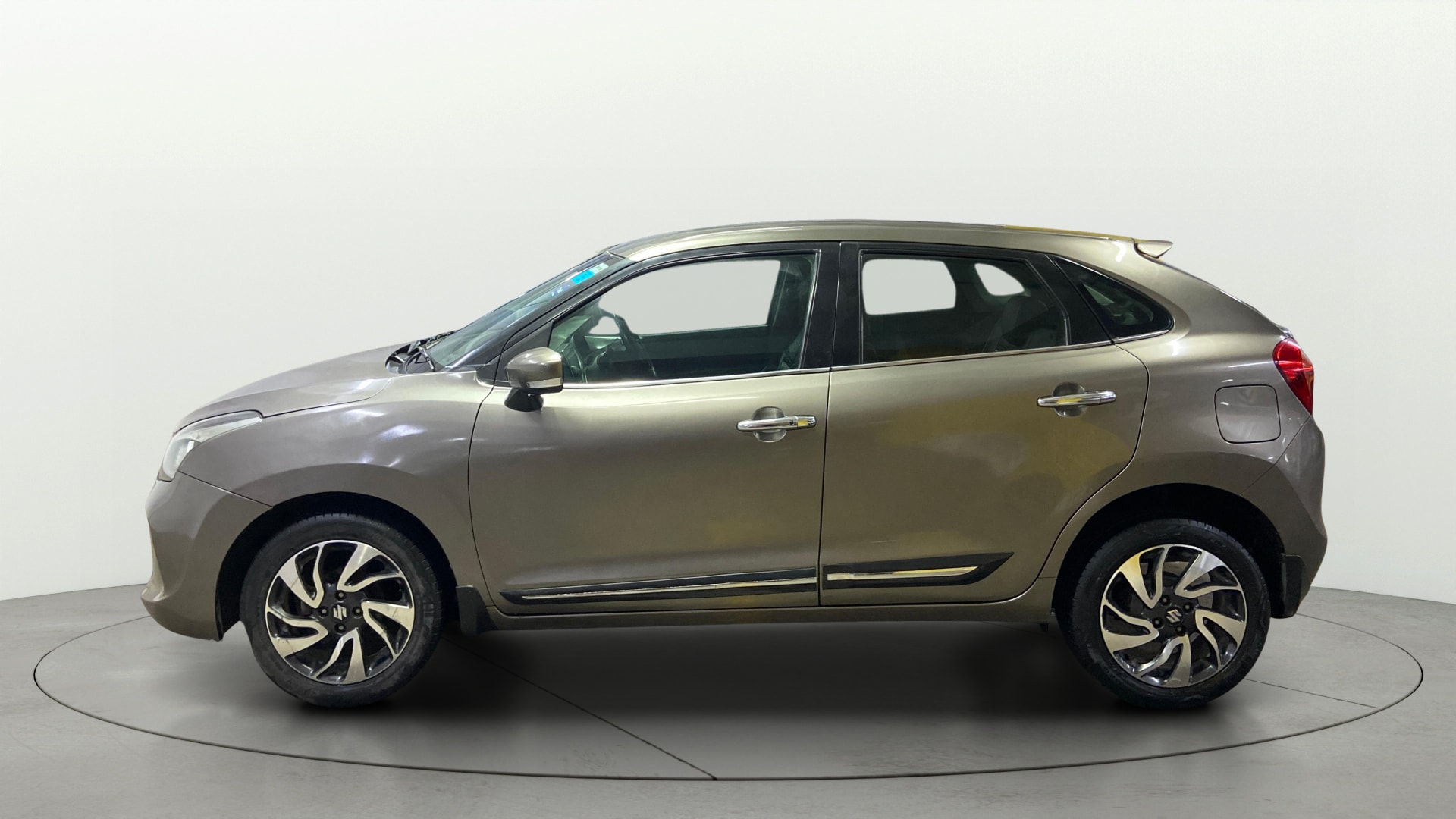 View 2021 Maruti Suzuki 1000 Base Variant Image 27 Used 2021 Maruti Suzuki 1000 Base Variant Image 27