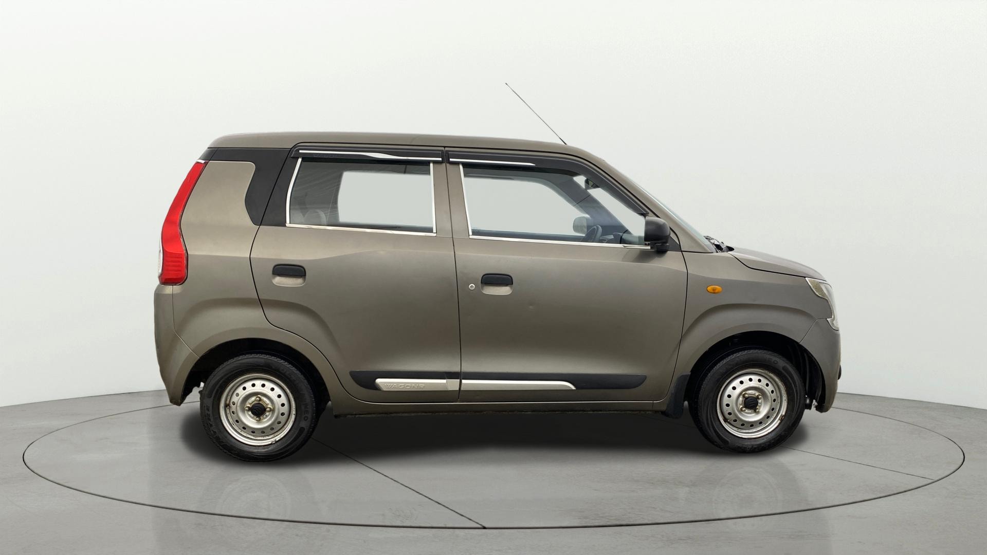 View 2020 Maruti Suzuki 1000 Base Variant Image 8 Used 2020 Maruti Suzuki 1000 Base Variant Image 8
