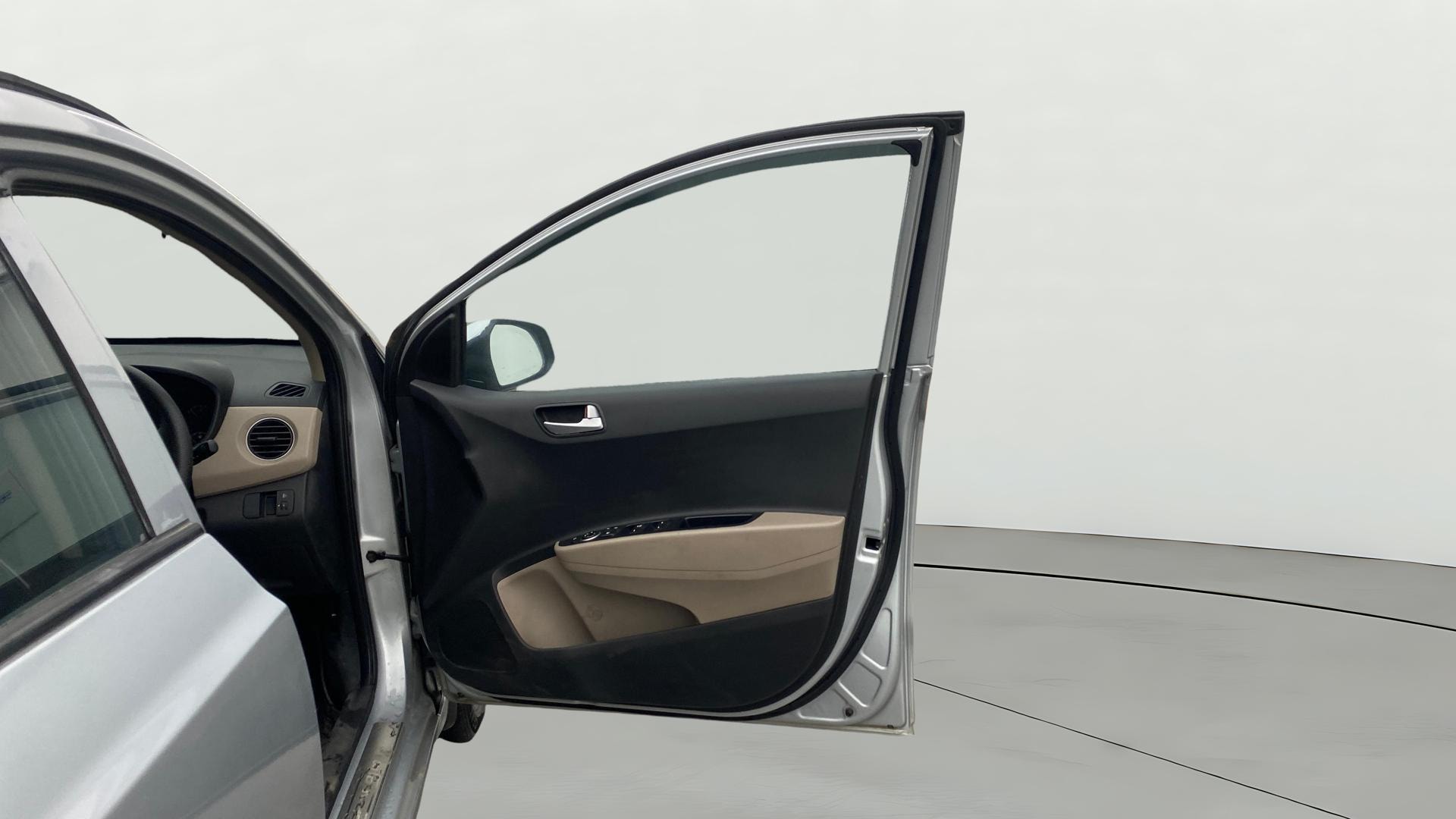 View 2019 Hyundai Grand i10 1.2 Sportz AT Petrol Image 45 Used 2019 Hyundai Grand i10 1.2 Sportz AT Petrol Image 45